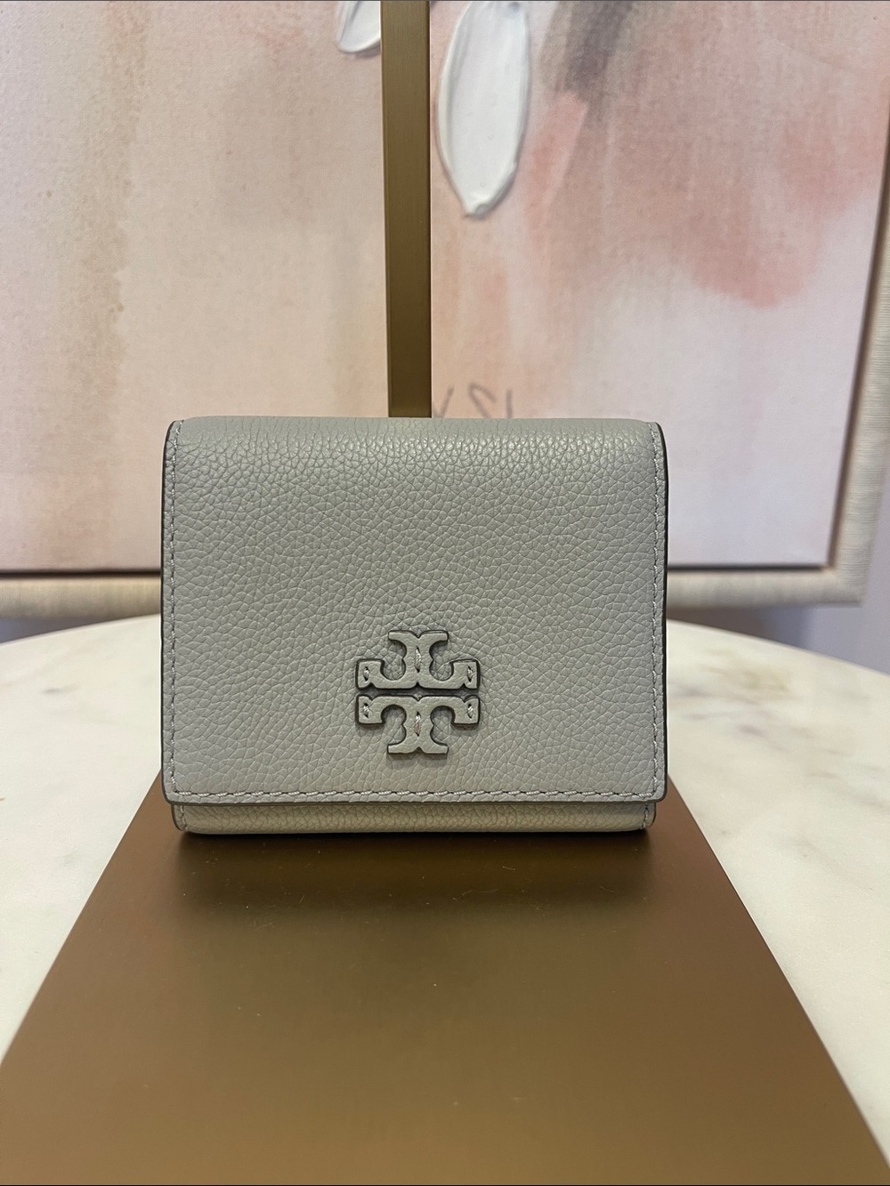 NWOT Tory Burch McGraw Compact Trifold in Light Grey